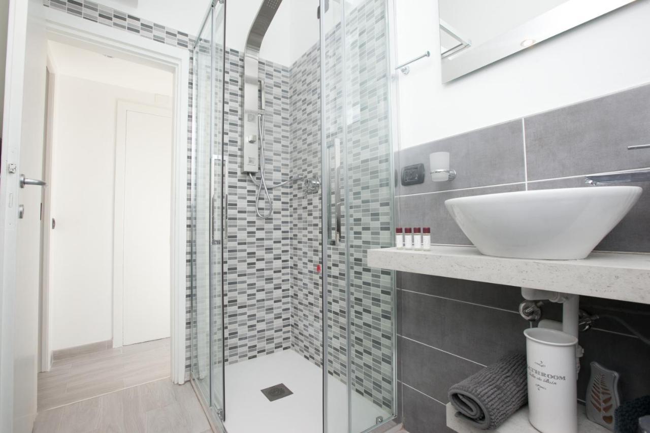 Amazing And New Penthouse In City Center 米兰 外观 照片