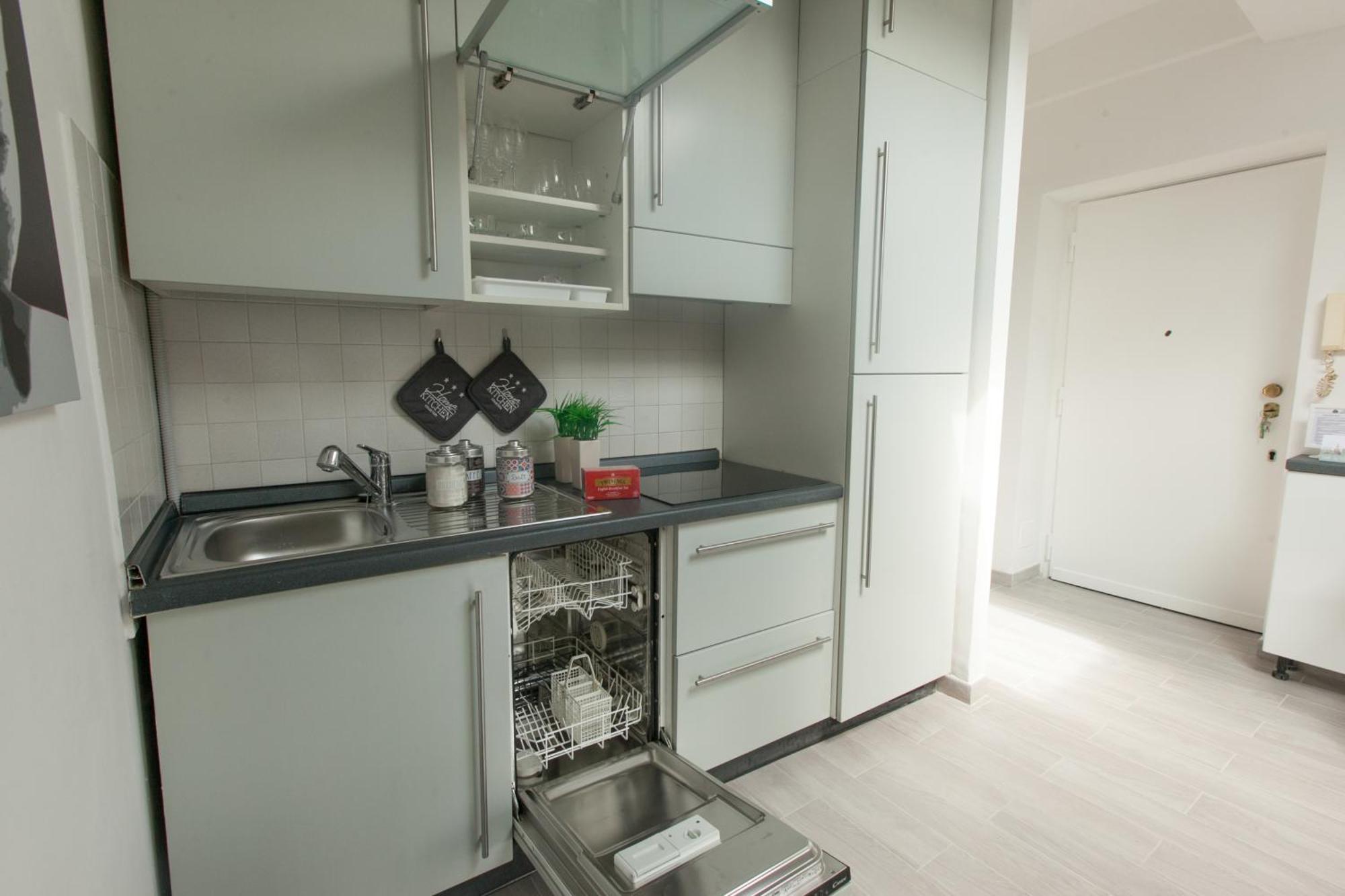 Amazing And New Penthouse In City Center 米兰 外观 照片